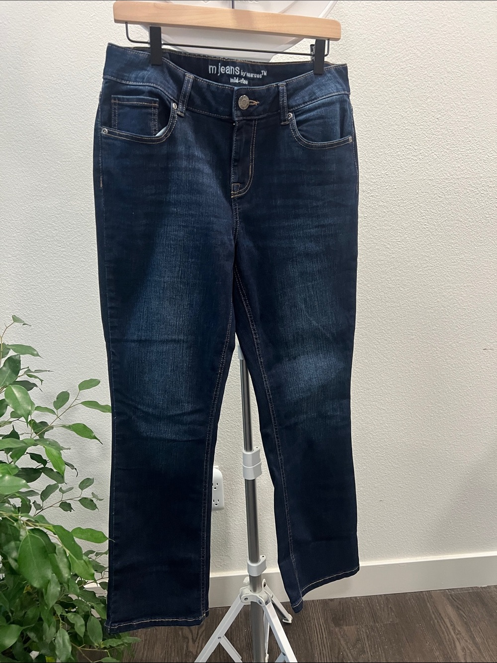 Maurices mid-rise Boot Cut Jeans size 10 short